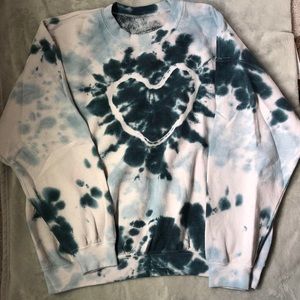 blue multicolored heart crewneck